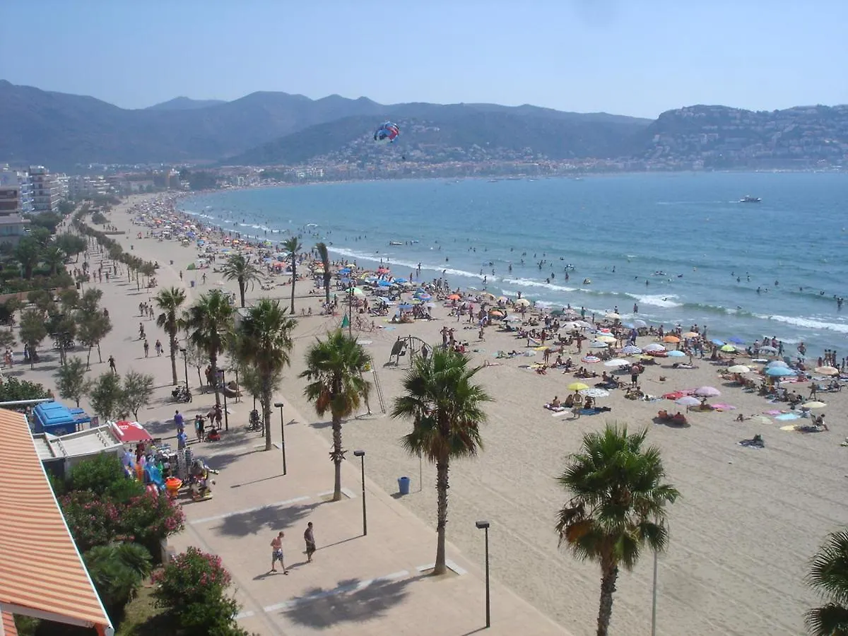Europa Roses Premium Apartment Spain